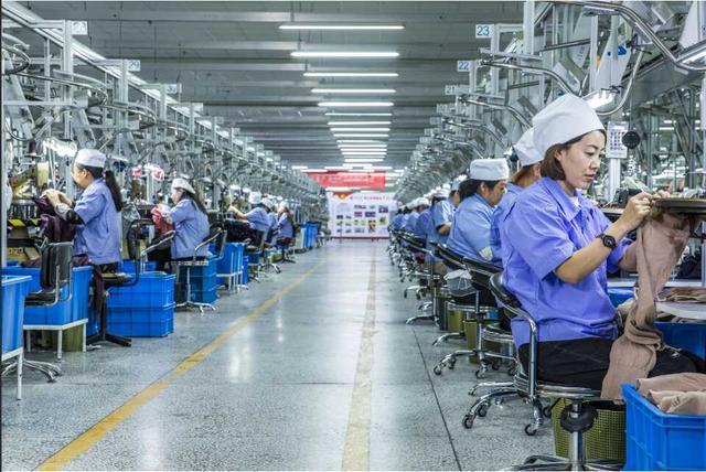 新中有你丨鄂尔多斯羊绒集团：以绿色科技重塑全球羊绒产业新标杆【全景新闻】(图2)