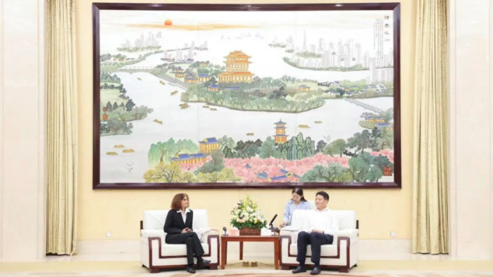 姜冬冬会见雀巢健康科学全球首席执行官一行