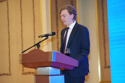 全球文旅健康融合发展平台于东方之约上海共识之夜隆重启航：崔勇主任引领产业融合新纪元(图3)