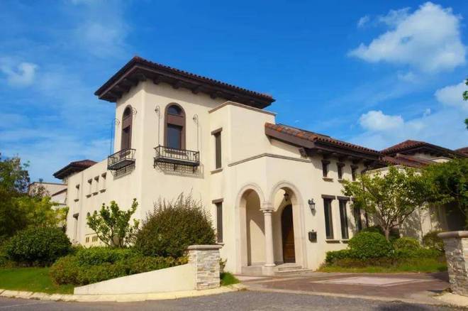 上海崇明揽海果岭小院 (售楼处) 电话 - 销售中心 - 环境户型价格地址楼盘详情配套揽海果岭小院售楼处电话交房时间配套(图2)