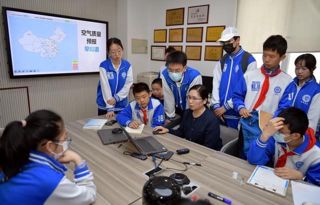 多地空气质量改善明显蓝天保卫战仍需加力