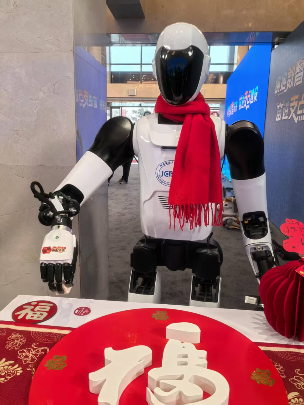 “老友”升级“新朋”首秀！湖北“新春第一会”Ta们硬核亮相(图3)